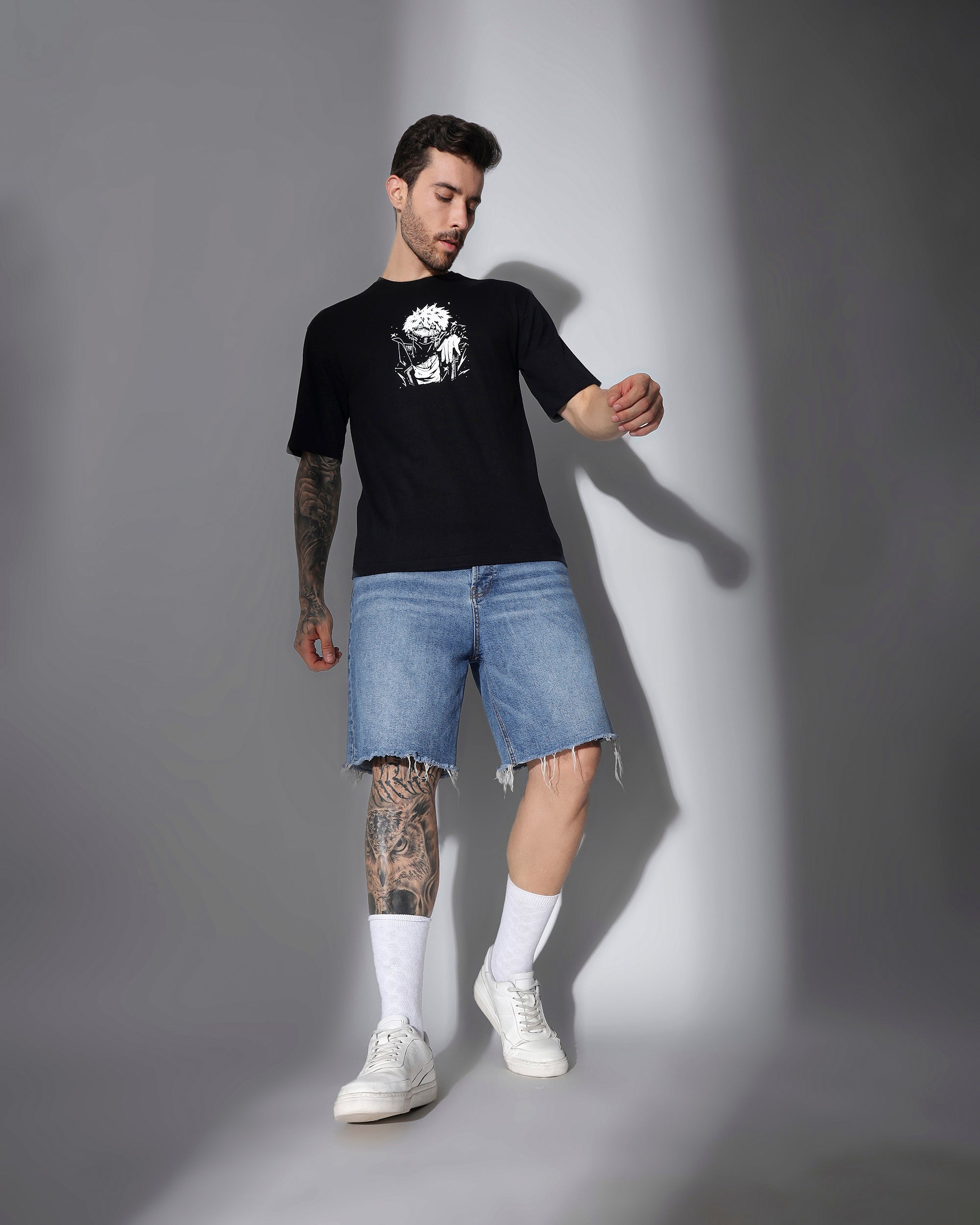 Oversized Black Anime Graphic T-Shirt – Unisex Streetwear