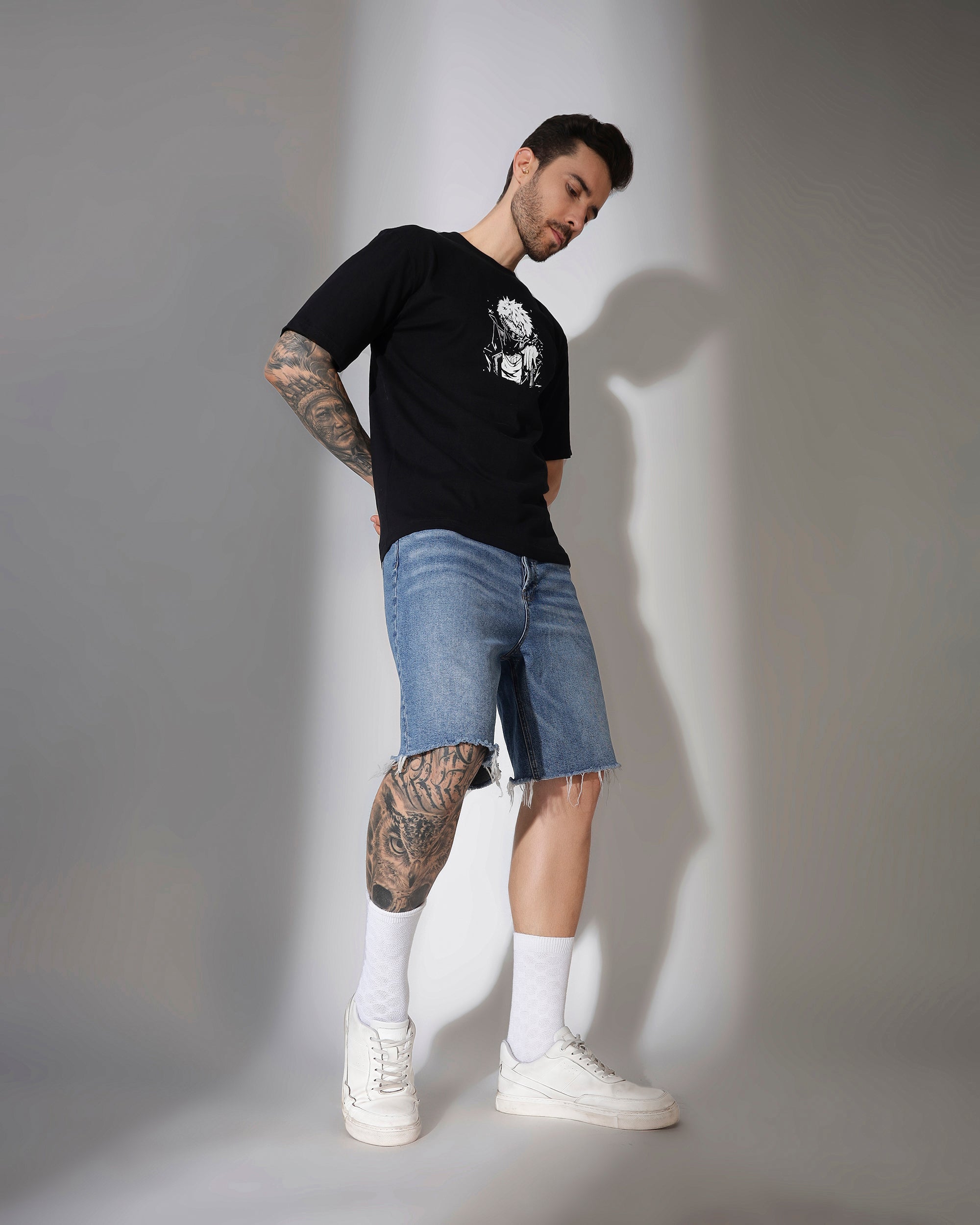 Oversized Black Anime Graphic T-Shirt – Unisex Streetwear